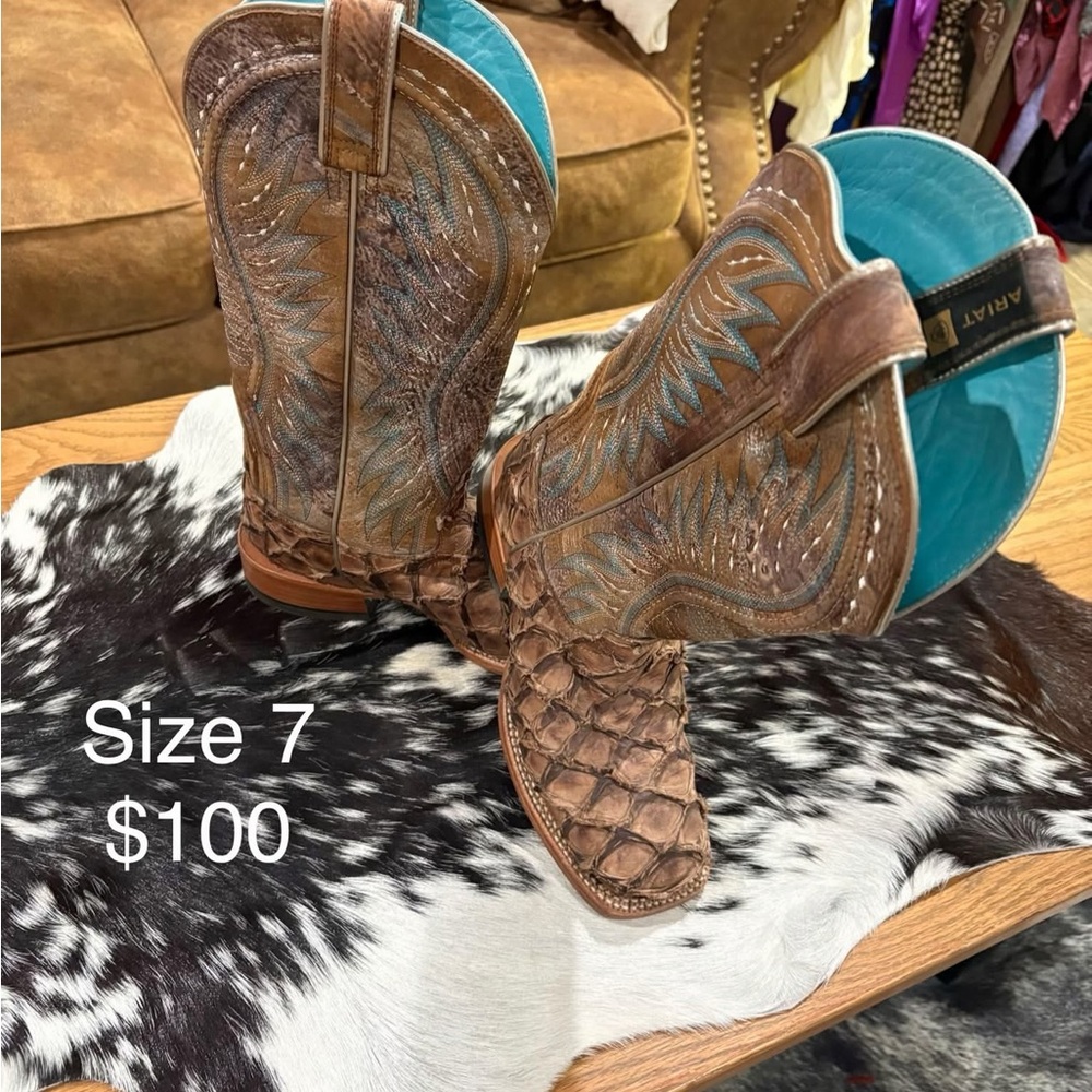 Ariat Brown Leather Lace-Up Western Boots with Turquoise Lining